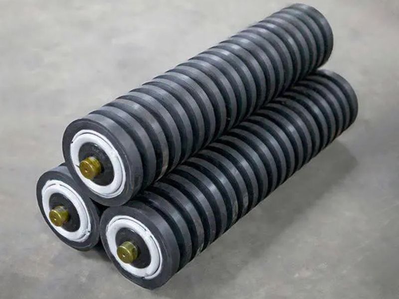 緩沖托輥 耐磨性好 規(guī)格齊全，量大從優(yōu) 直接出廠，歡迎咨詢！